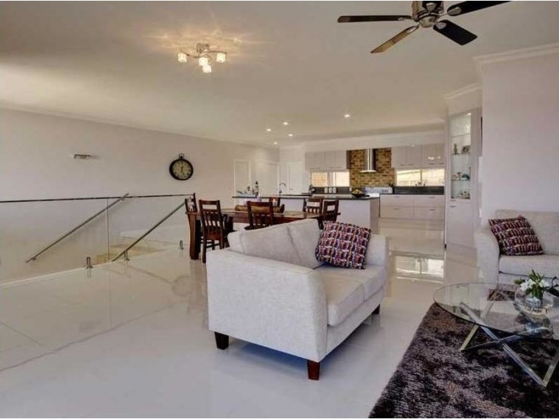 22 Glenelg Crescent, Red Head NSW 2430