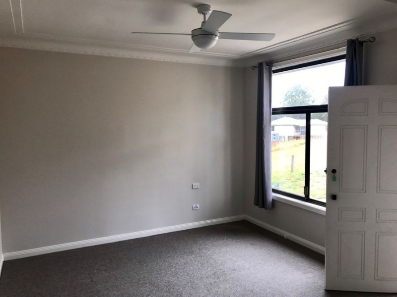 10 Creekline Crescent, Tallwoods Village NSW 2430