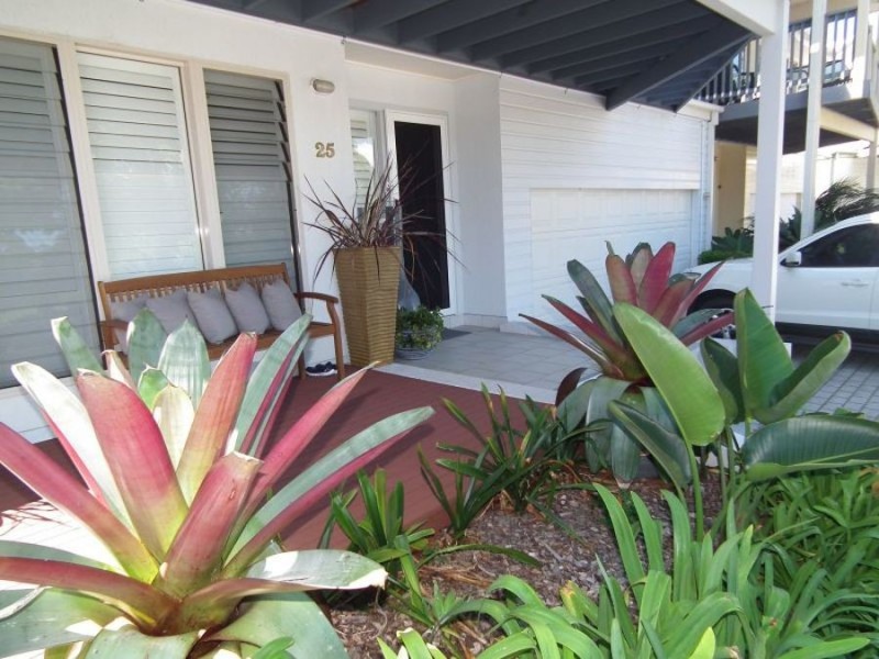 25/17 The Boulevard, Tallwoods Village NSW 2430