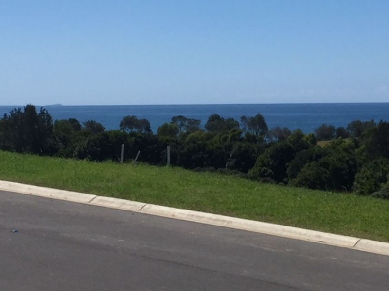 8 Noosa Crescent, Red Head NSW 2430