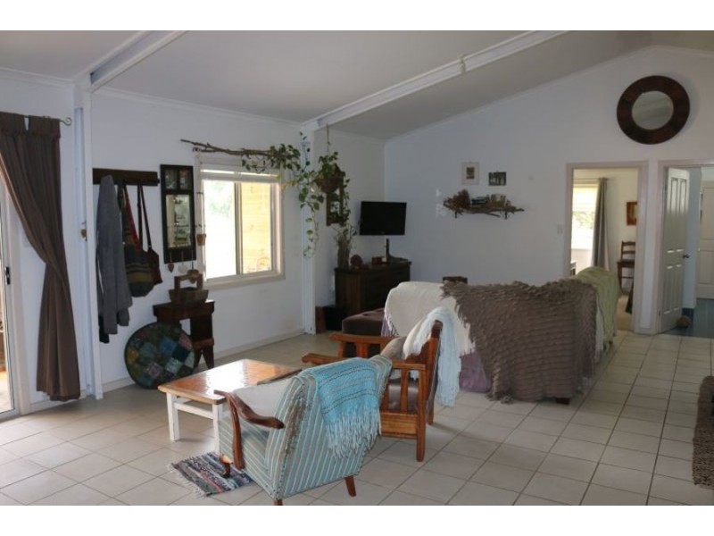 23 Kiwarrak Drive, Rainbow Flat NSW 2430