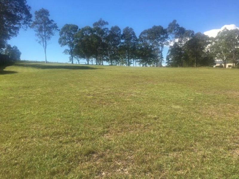 8 Federation Drive,, Hallidays Point NSW 2430