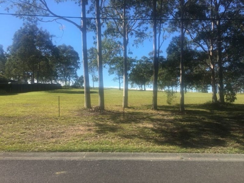 8 Federation Drive,, Hallidays Point NSW 2430