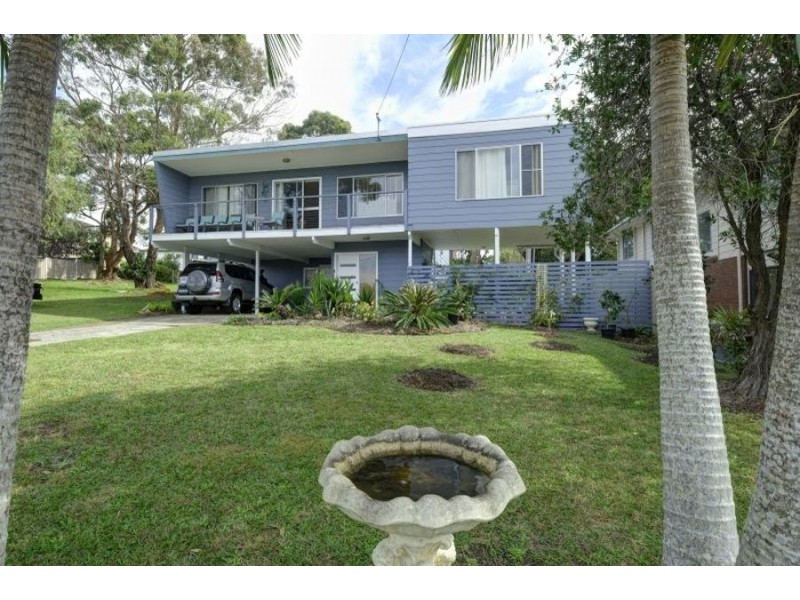 13 Escapade Avenue, Diamond Beach NSW 2430