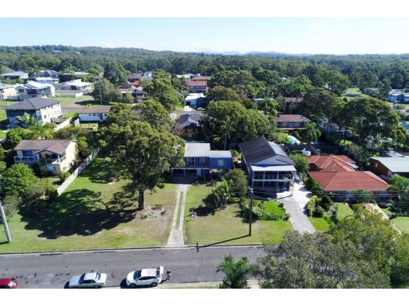 13 Escapade Avenue, Diamond Beach NSW 2430