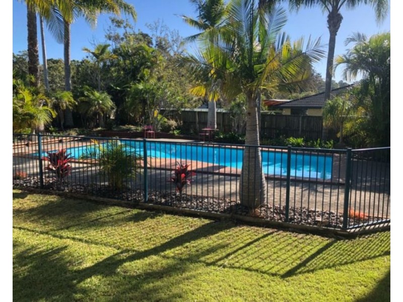 11/2 James Foster Drive, Hallidays Point NSW 2430