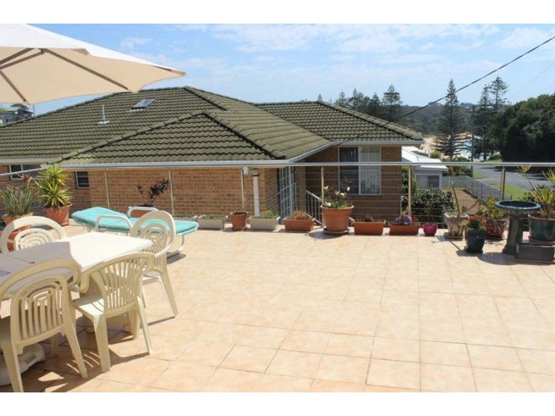1/1 High Street, Black Head NSW 2430