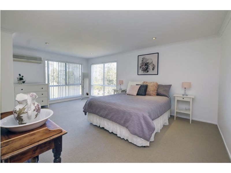 8 The Bridle Path, Tallwoods Village NSW 2430