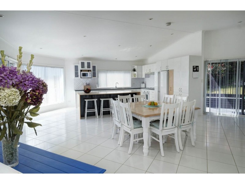8 The Bridle Path, Tallwoods Village NSW 2430