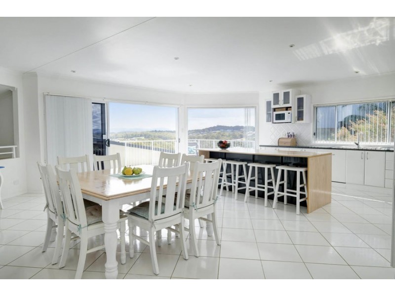 8 The Bridle Path, Tallwoods Village NSW 2430