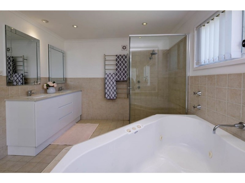 8 The Bridle Path, Tallwoods Village NSW 2430