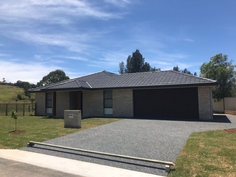 1 Fuetrill Close, Hallidays Point NSW 2430
