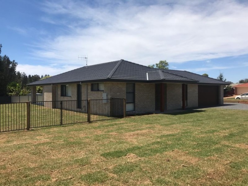 1 Fuetrill Close, Hallidays Point NSW 2430