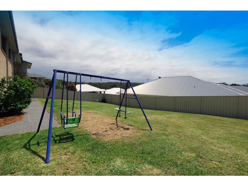 2 Meadows Close, Black Head NSW 2430