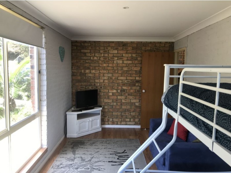 1 Callemondah Lane, Black Head NSW 2430