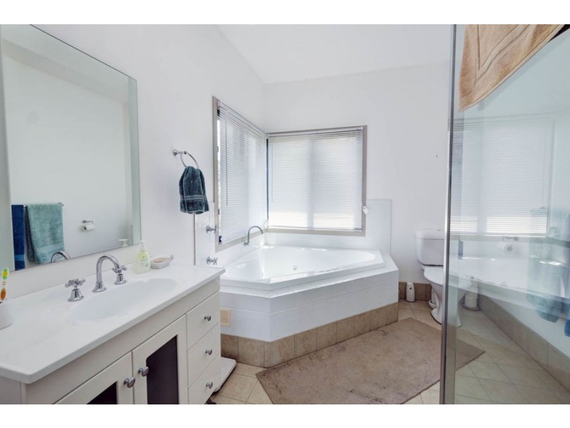 4 Bombora Place, Hallidays Point NSW 2430