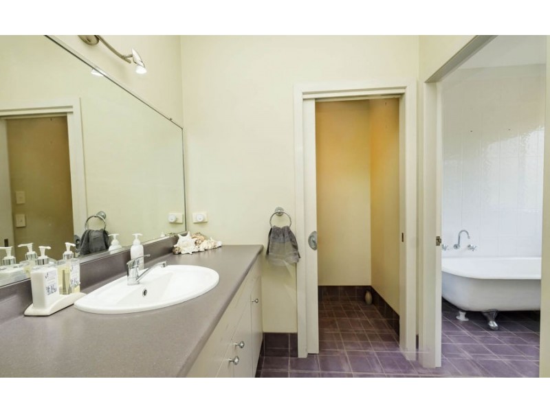 4 Bombora Place, Hallidays Point NSW 2430