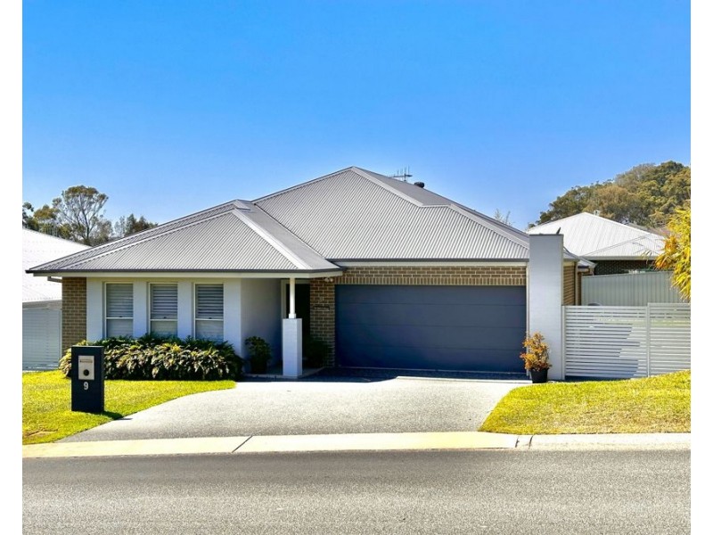9 Hillside Terrace, Black Head NSW 2430