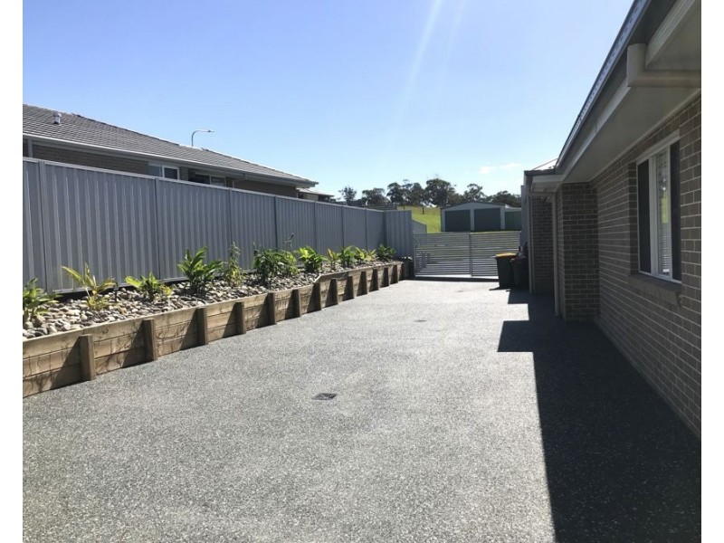 9 Hillside Terrace, Black Head NSW 2430