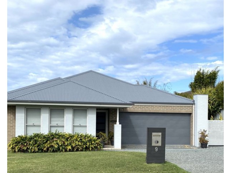 9 Hillside Terrace, Black Head NSW 2430