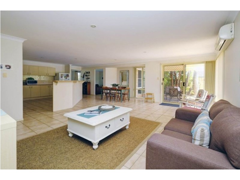 15 Bellevue Place, Hallidays Point NSW 2430