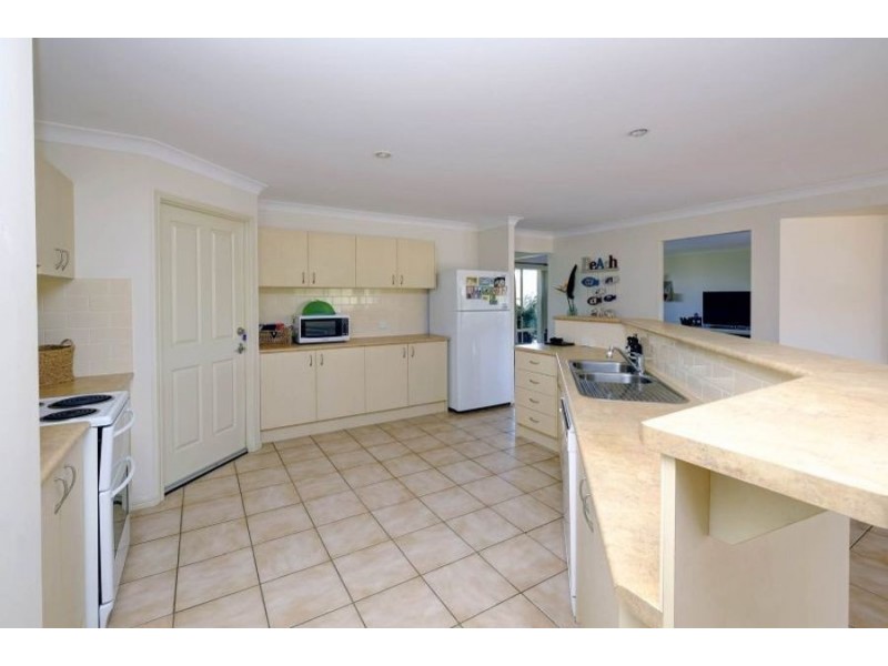 15 Bellevue Place, Hallidays Point NSW 2430