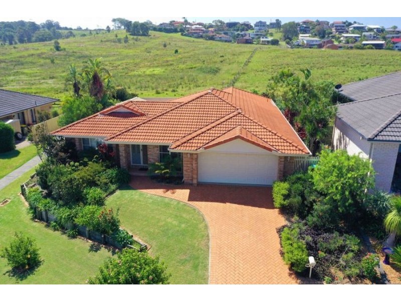 15 Bellevue Place, Hallidays Point NSW 2430
