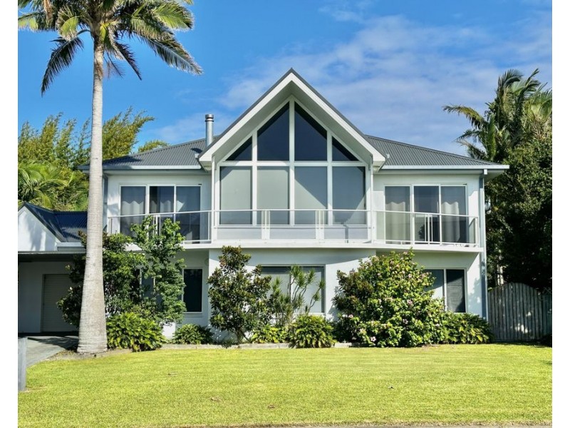 25 Seaview Street, Diamond Beach NSW 2430