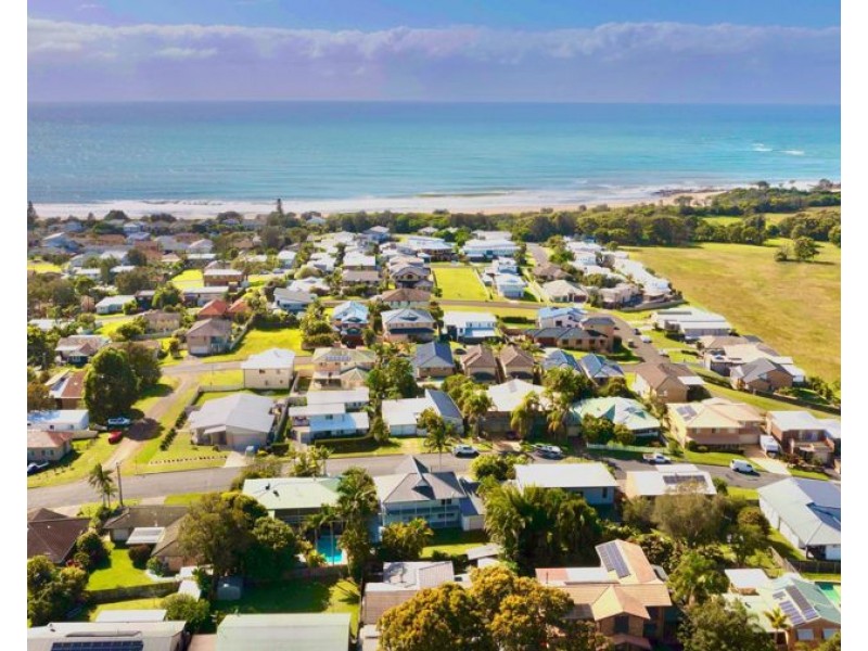 25 Seaview Street, Diamond Beach NSW 2430