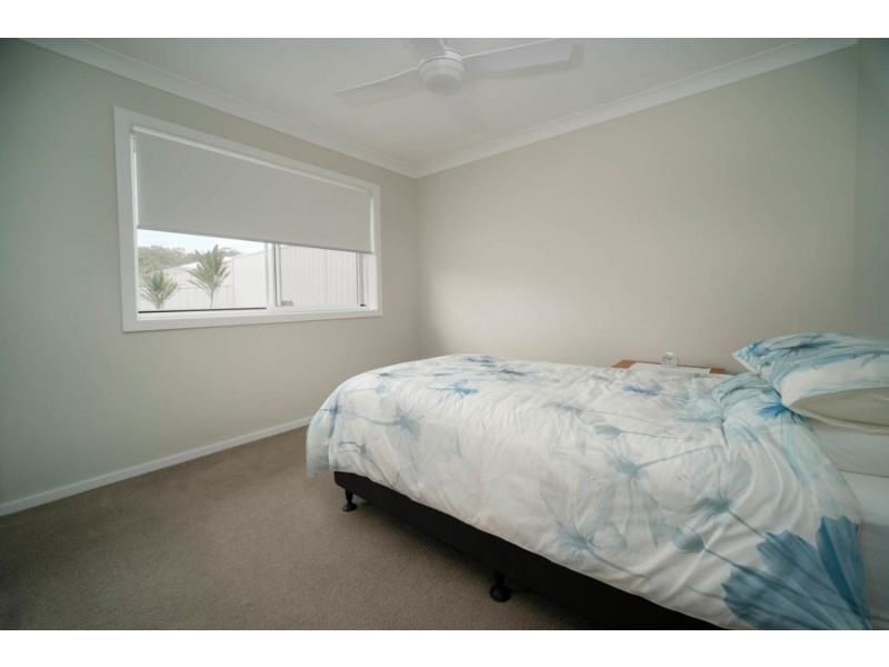 11 Hillside Terrace, Black Head NSW 2430