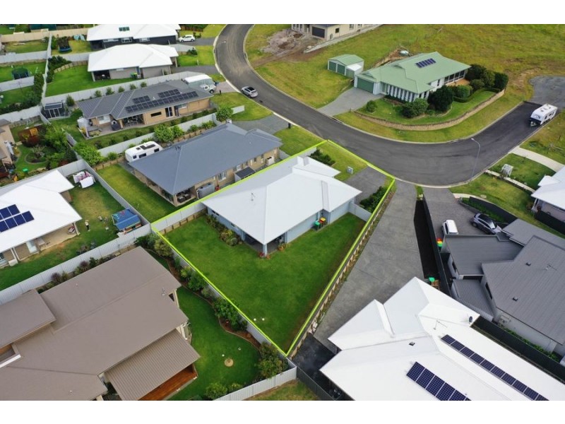 11 Hillside Terrace, Black Head NSW 2430