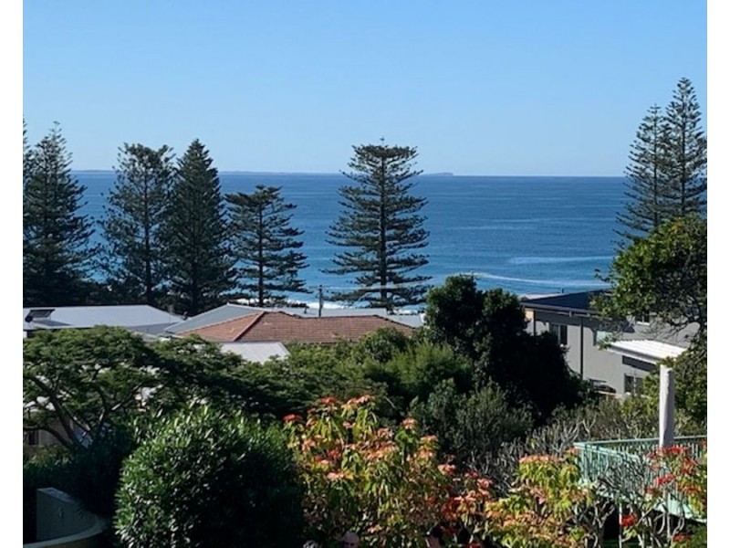 8 Callemondah Lane, Black Head NSW 2430