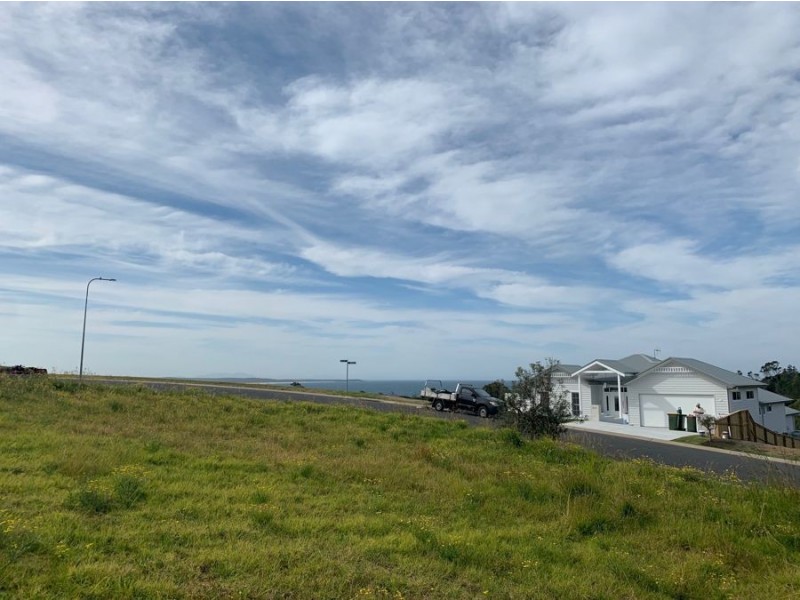 8 Noosa Crescent, Red Head NSW 2430