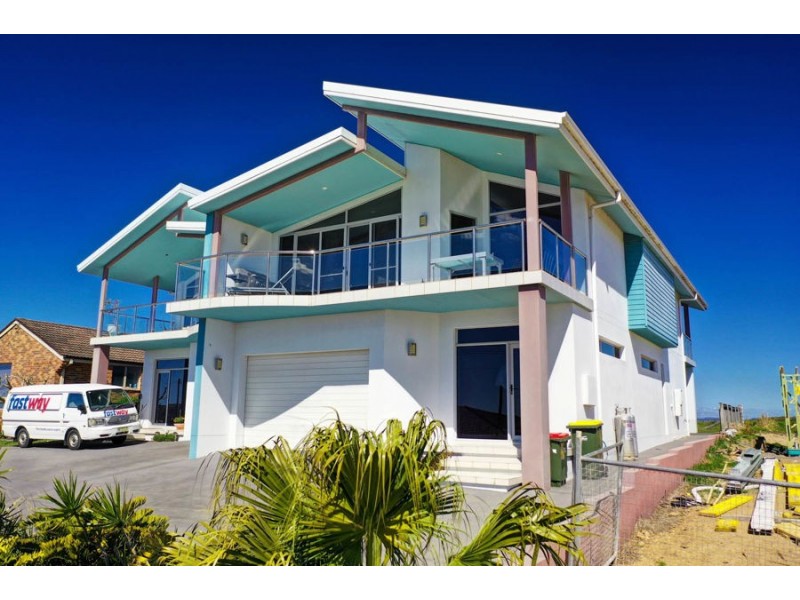 1/30 High Street, Hallidays Point NSW 2430