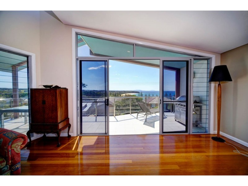 1/30 High Street, Hallidays Point NSW 2430