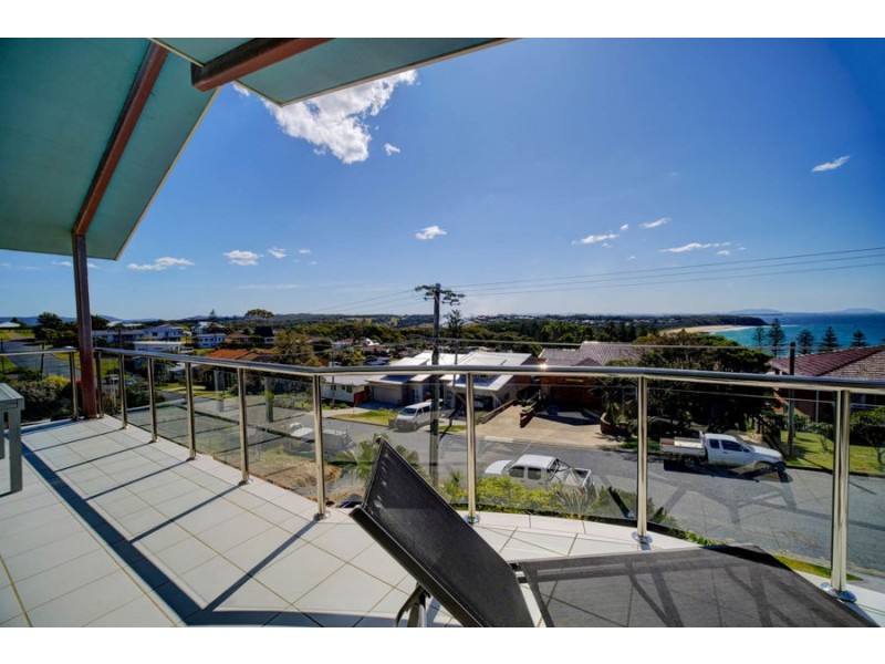 1/30 High Street, Hallidays Point NSW 2430