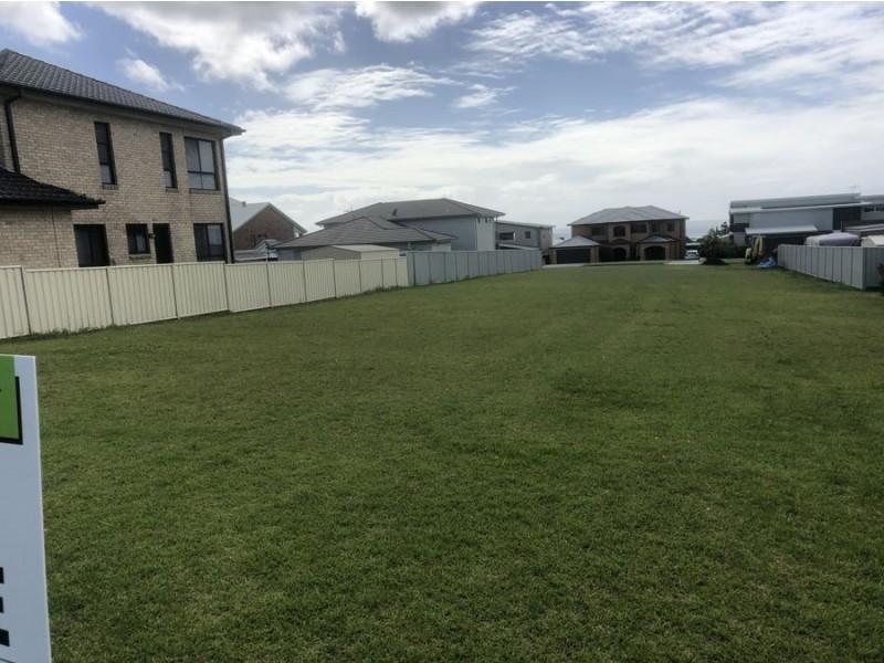 51 Sapphire Parade, Diamond Beach NSW 2430