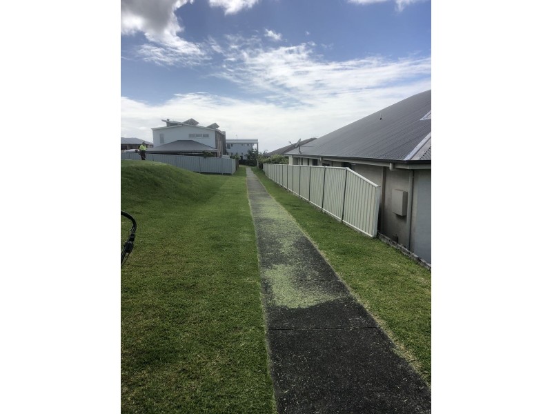 51 Sapphire Parade, Diamond Beach NSW 2430