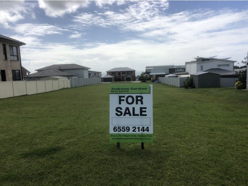 51 Sapphire Parade, Diamond Beach NSW 2430