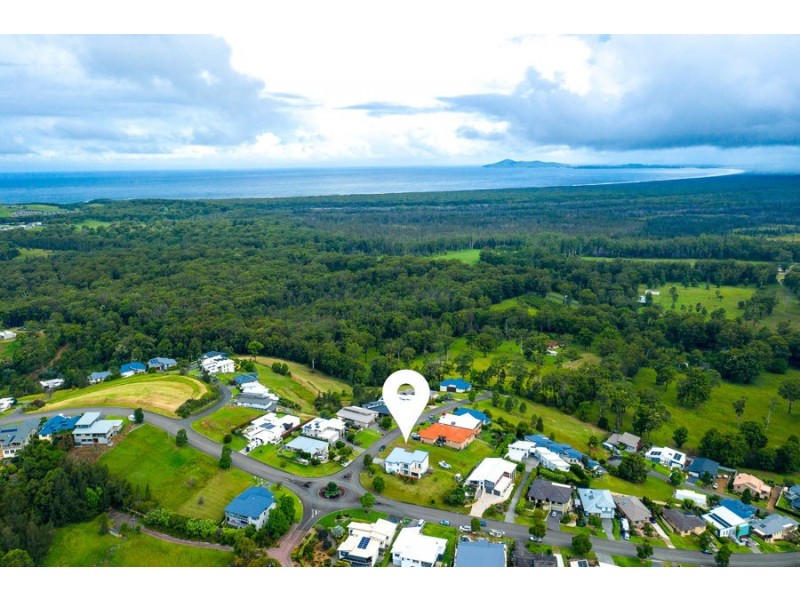2 Lake View Way, Hallidays Point NSW 2430