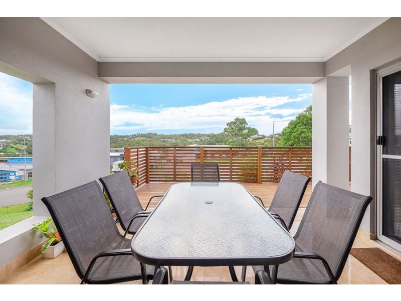 2 Lake View Way, Hallidays Point NSW 2430