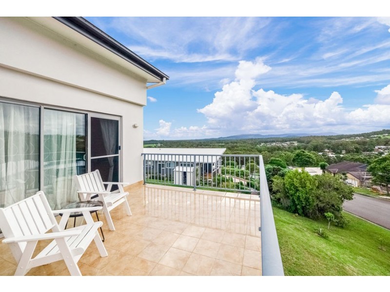 2 Lake View Way, Hallidays Point NSW 2430