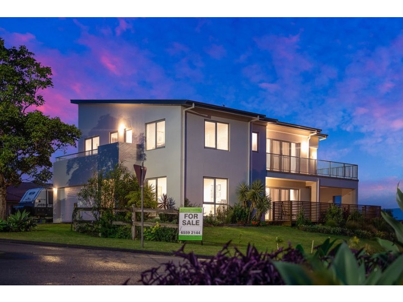 2 Lake View Way, Hallidays Point NSW 2430
