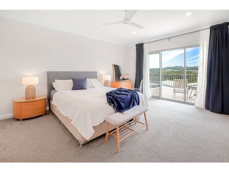 2 Lake View Way, Hallidays Point NSW 2430