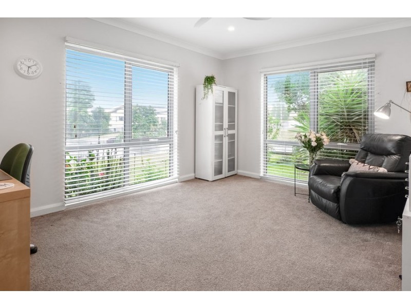 2 Lake View Way, Hallidays Point NSW 2430