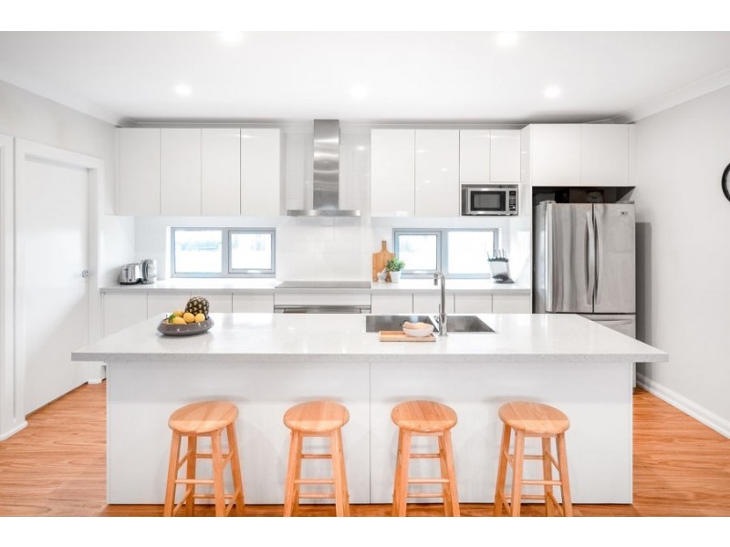 2 Lake View Way, Hallidays Point NSW 2430
