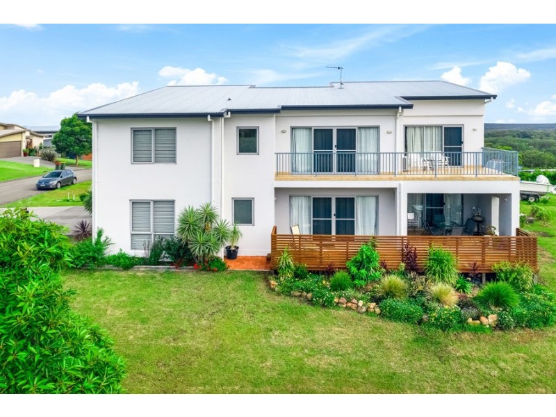 2 Lake View Way, Hallidays Point NSW 2430
