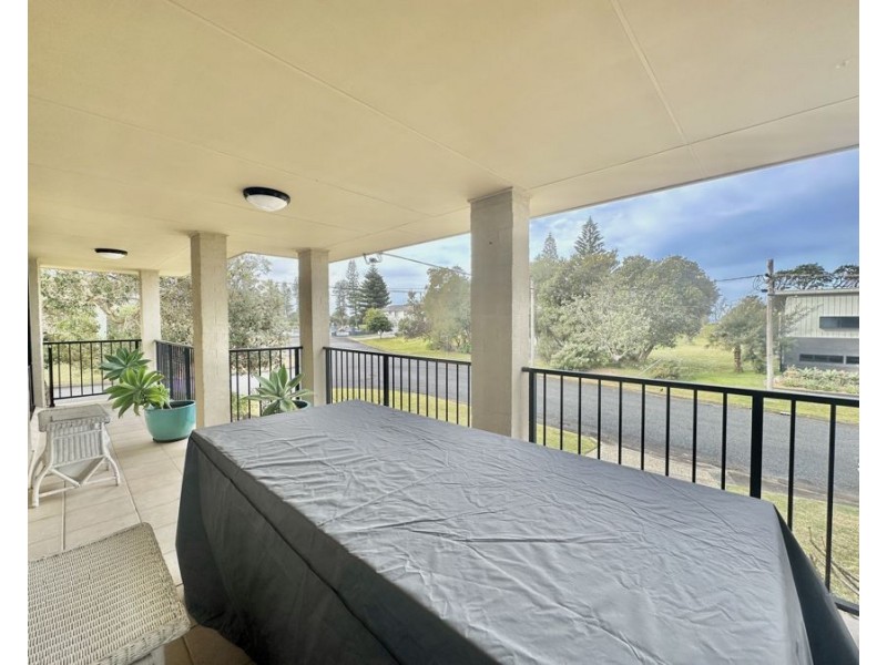 2 Cummins way, Diamond Beach NSW 2430