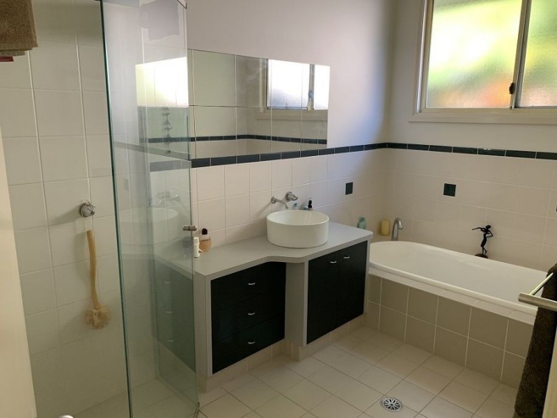 9 Glen Court, Black Head NSW 2430