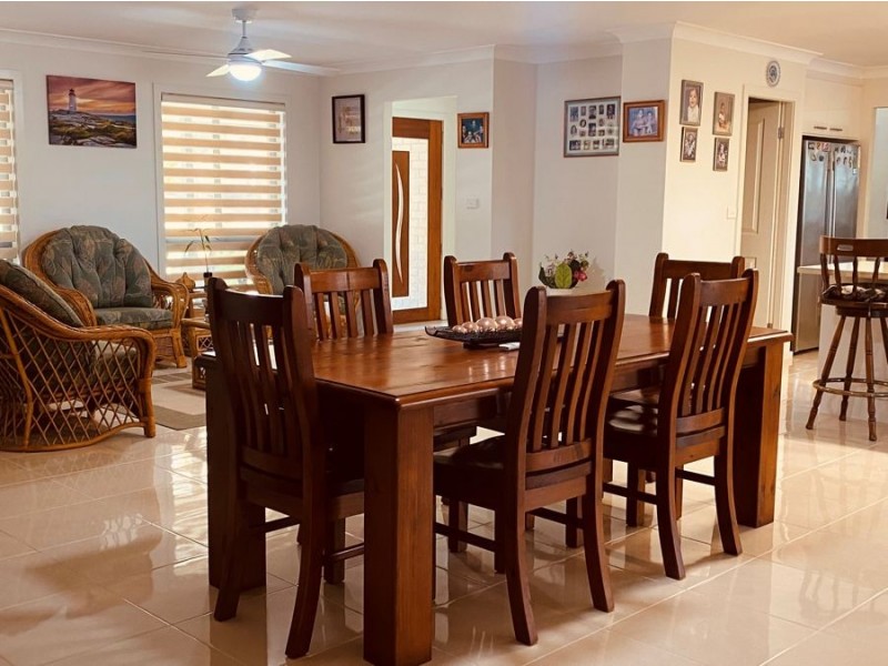 9a Woodlands Drive, Hallidays Point NSW 2430